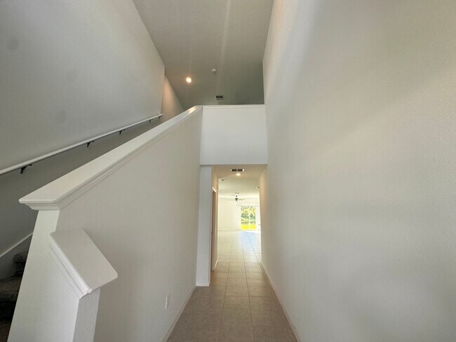 Foto del edificio - Spacious 5BR House in Lakeland