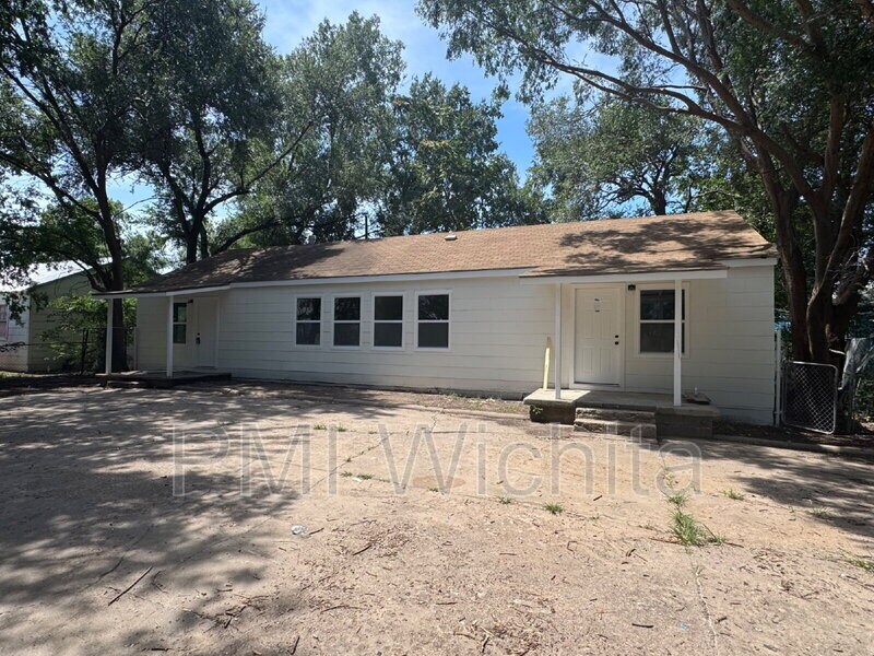 Foto principal - 4311 E Lincoln St