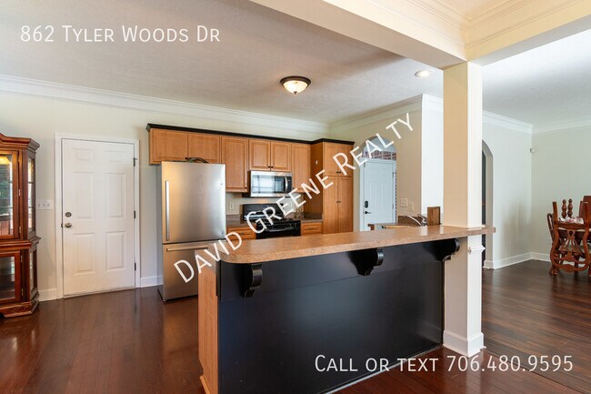 Foto del edificio - 862 Tyler Woods Dr