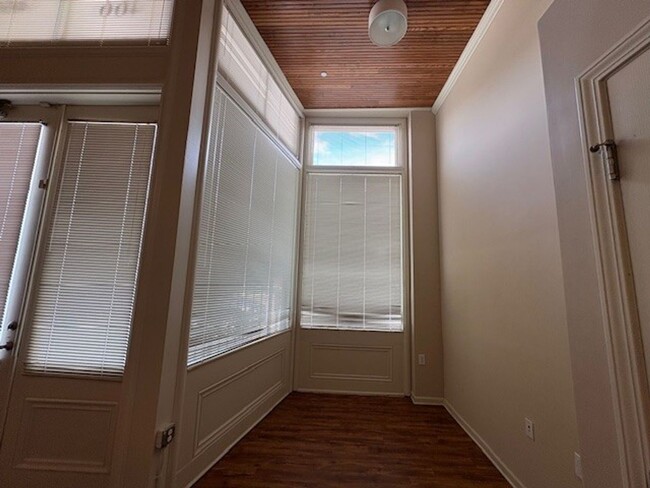 Interior Photo - Lofts at Poplar Pointe