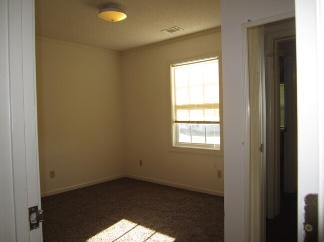 Foto del edificio - 759 Stoney Creek Church Rd