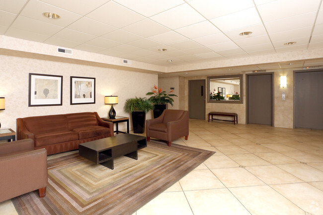 Lobby - Ridgewood Park Apartments