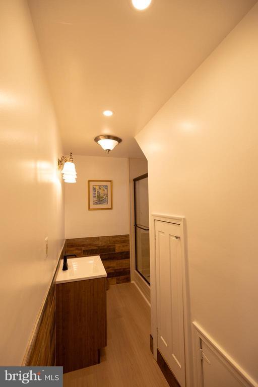 Foto del edificio - 103 E Montgomery Ave