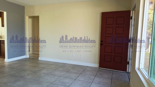 Foto del edificio - Fully Remodeled 3 bed 1 Bath Duplex Available for Rent in Chula Vista
