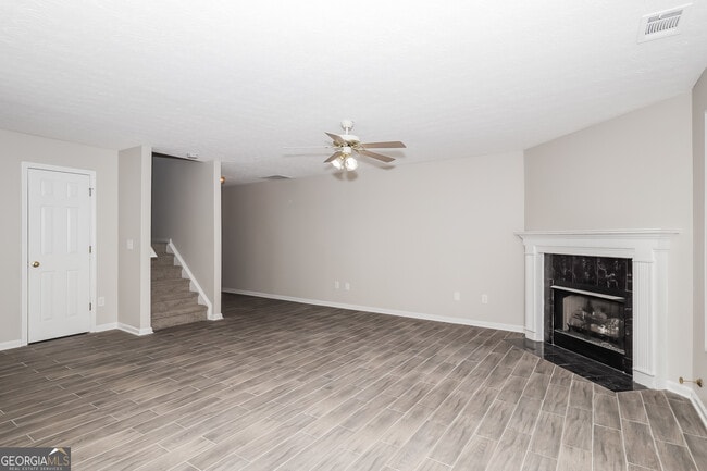 Building Photo - 6307 Lake Valley Point