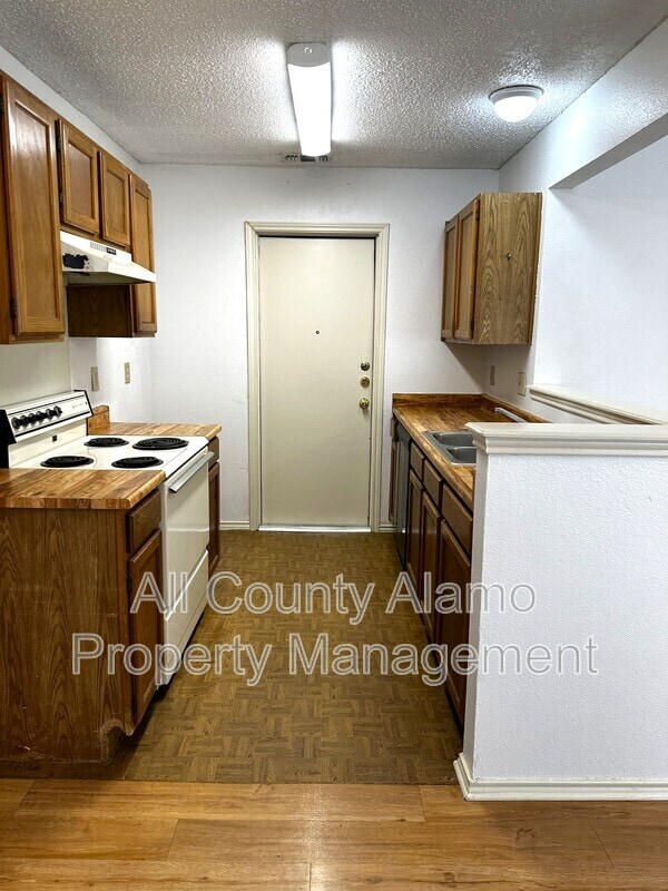 Building Photo - 7527 Alverstone Way