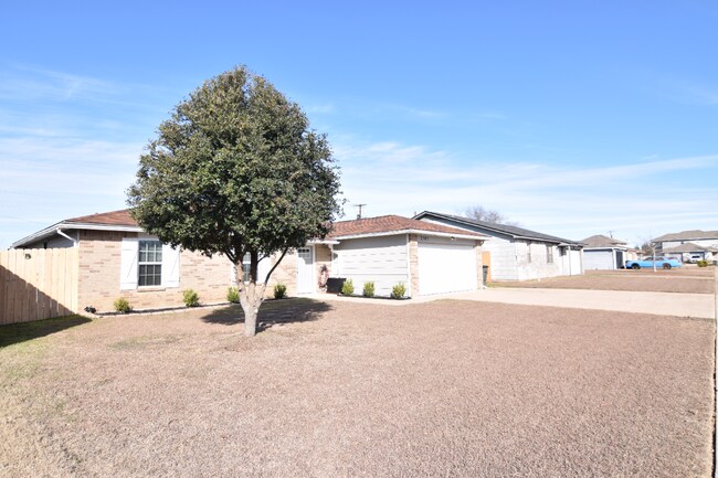 Foto del edificio - 2307 Traverse Dr