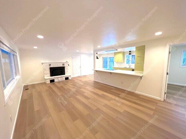 Building Photo - Updated 3 BR + home office w/ large yard in quiet cul-de-sac