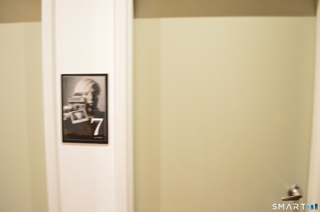 Foto del edificio - 2 Hollyhock Rd
