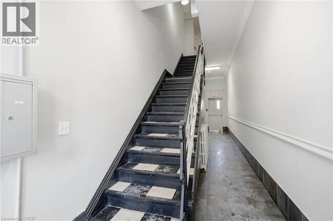 Photo du bâtiment - 63 John St S