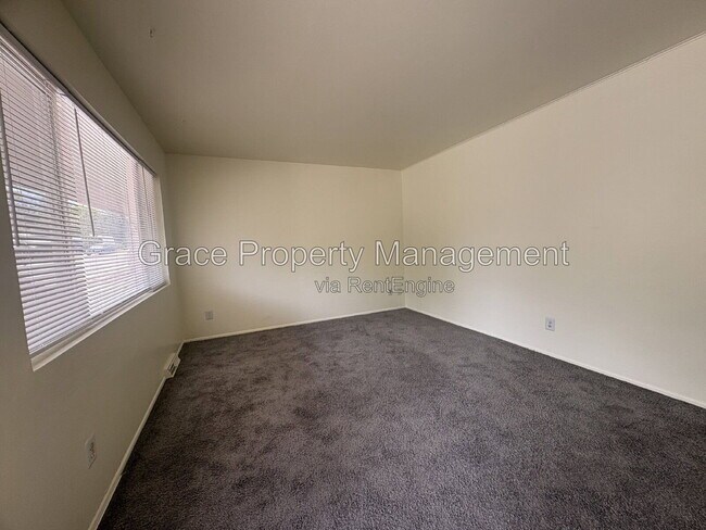 Foto del edificio - 87 E 81st Ave