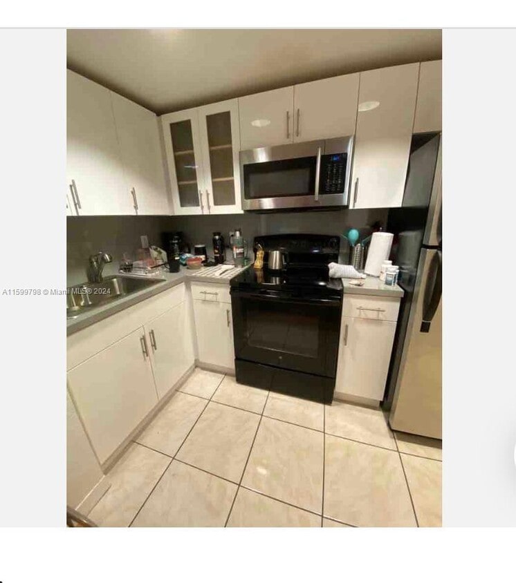 Primary Photo - 7326 Collins Ave