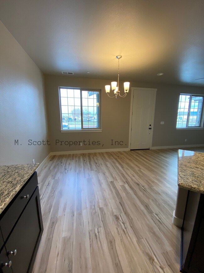 Building Photo - 1146 Montevideo Cir