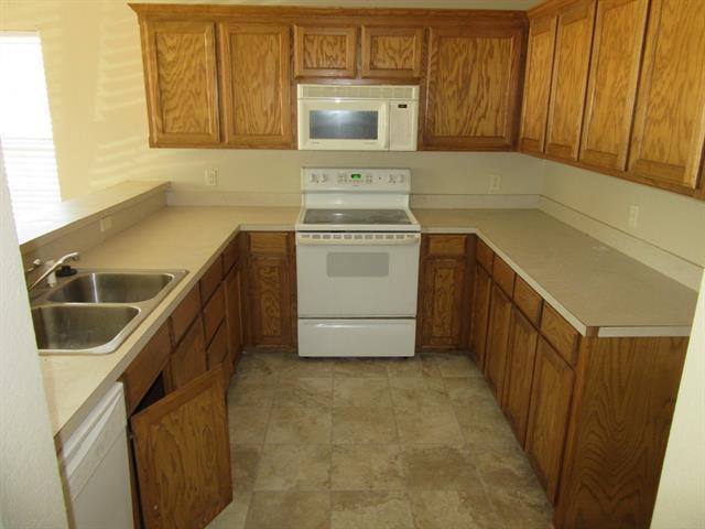 Foto del edificio - 4528 Cole Dr