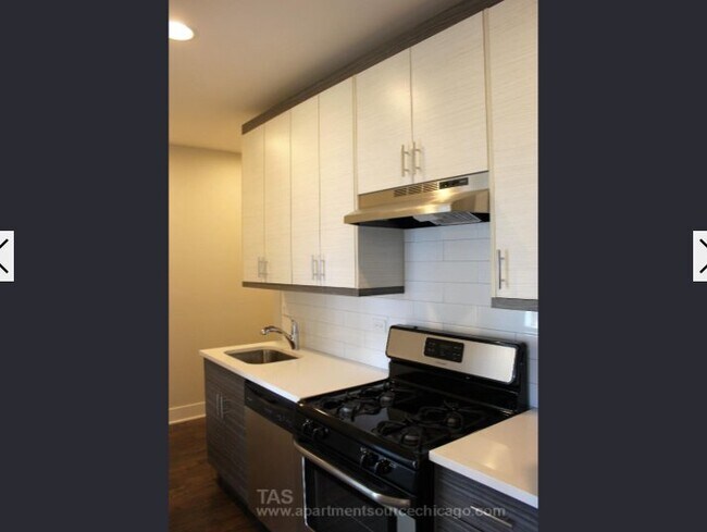 Building Photo - 3915 N Janssen Ave