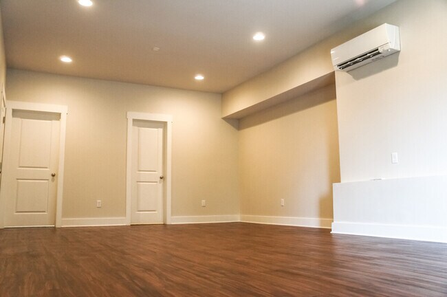 Foto del edificio - 6396 Fairview Rd
