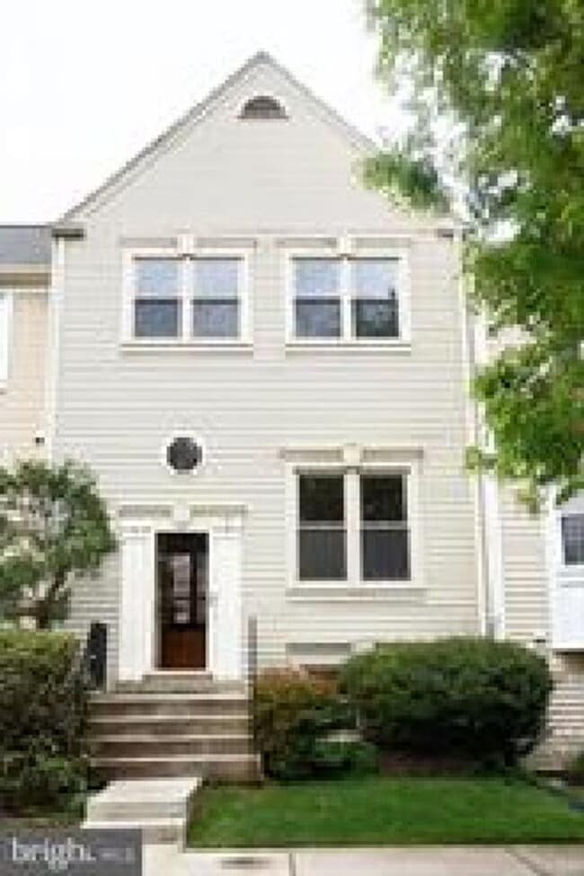 Building Photo - 9 Polk Ct
