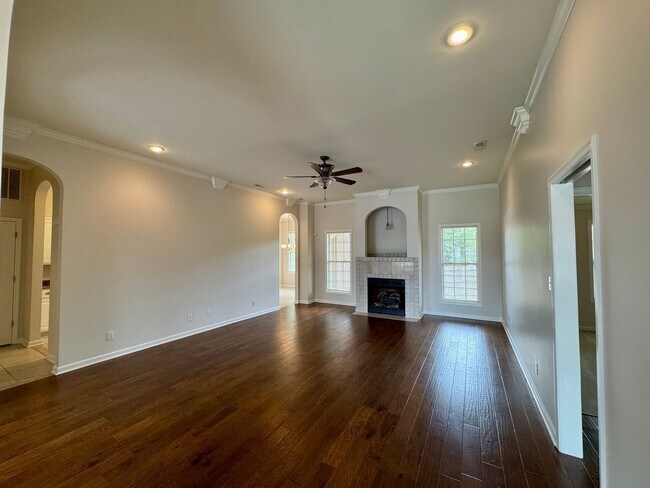 Foto del edificio - 327 Sherborne Ct
