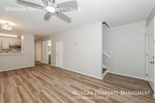 Foto del edificio - 2224 Marsh Point Rd