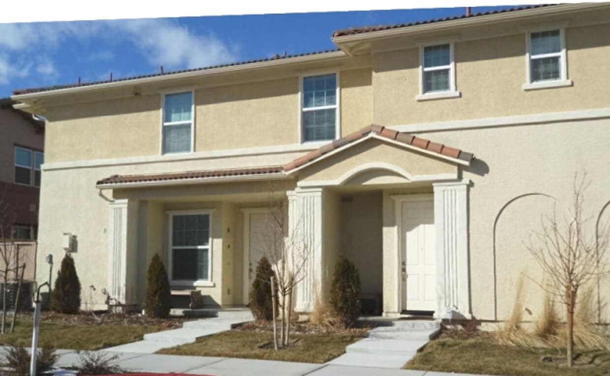 Foto principal - $1,997.00 - Walking Paths - Close to Schools and Shopping - Skiing - Community Pool