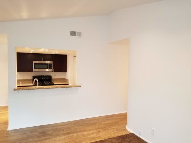 Foto del edificio - 9388 Twin Trails Dr
