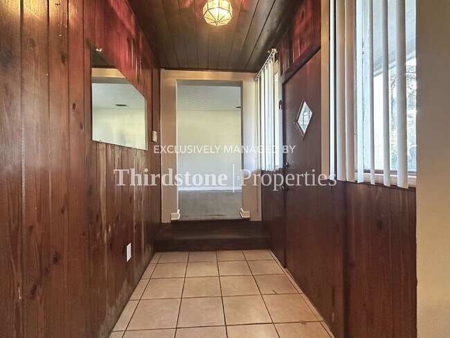 Foto del edificio - 7023 Linda Dr