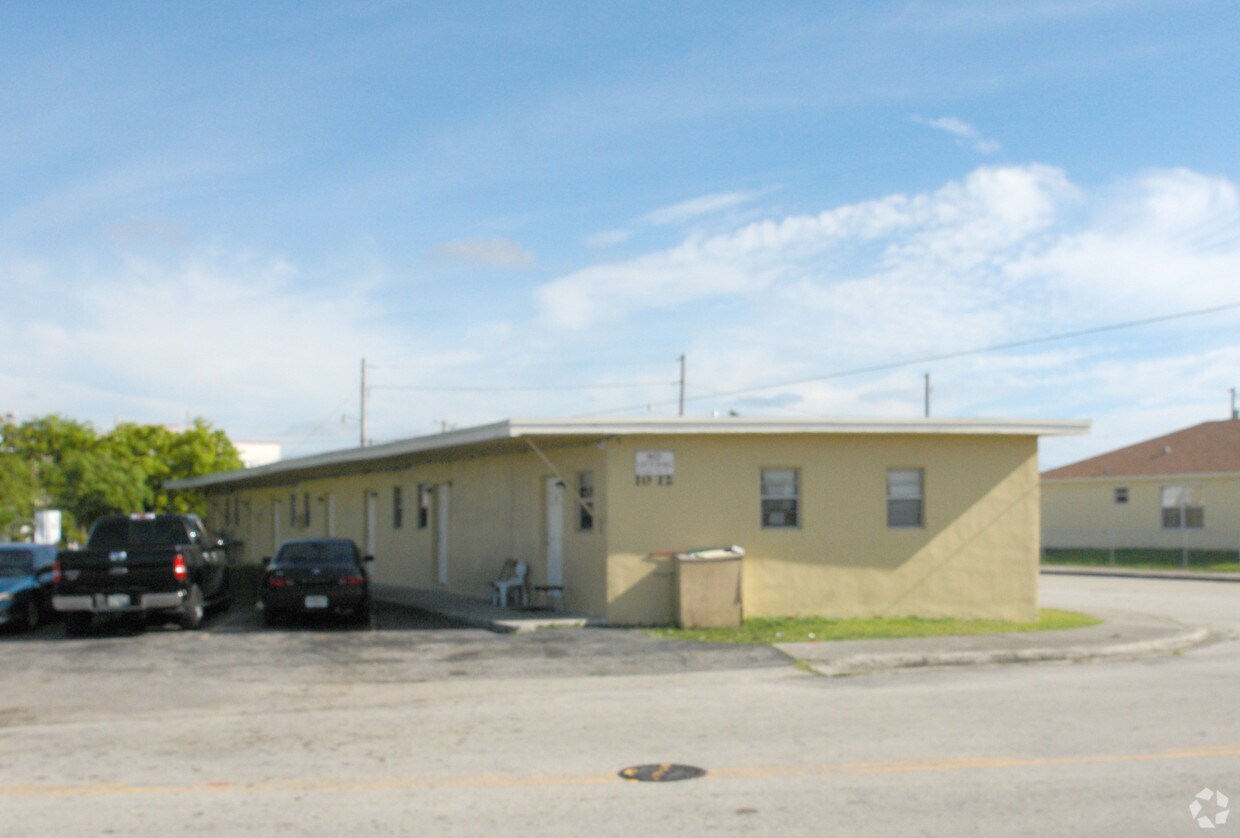 Building Photo - 1012 NW 9th Ave