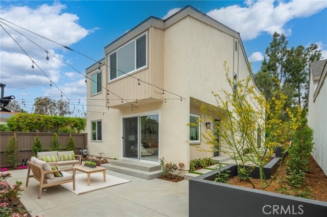 Building Photo - 15 Willow Tree Ln