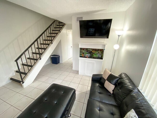 Photo - 2221 W 52nd St Townhome