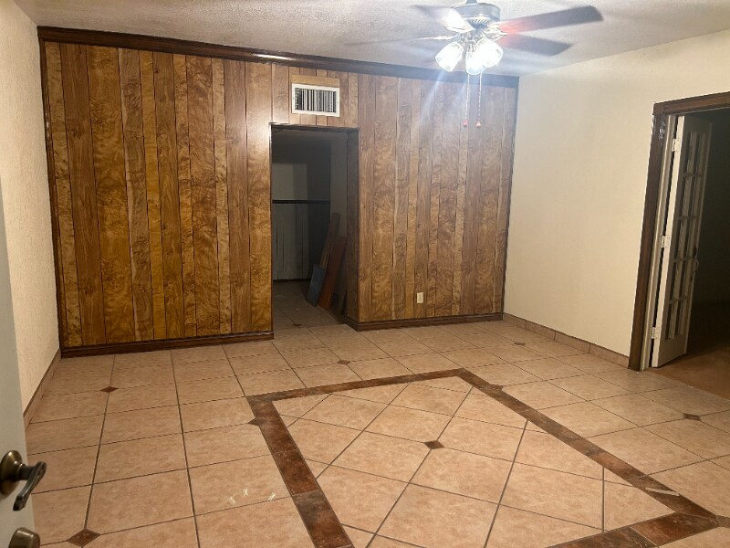 Foto del edificio - 1524 E 20th St