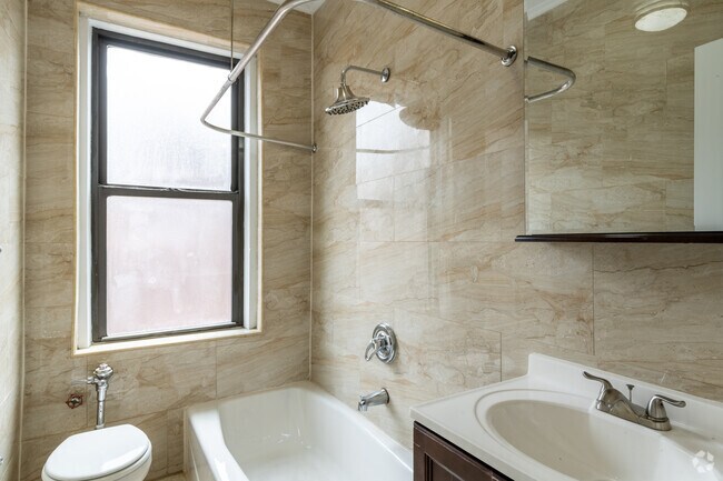 1BR, 1BA - 220 Cabrini Blvd