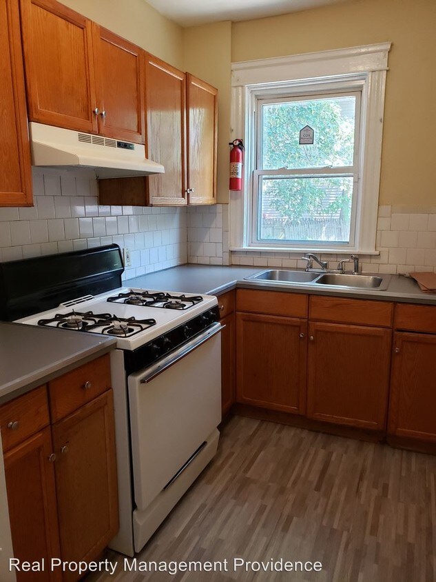 Foto principal - 116-118 Chad Brown St