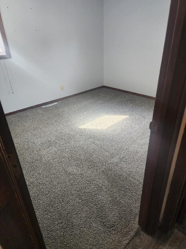 Foto del edificio - 1765 Valley Dr