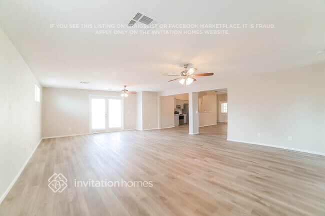 Building Photo - 12522 N 85th Ave