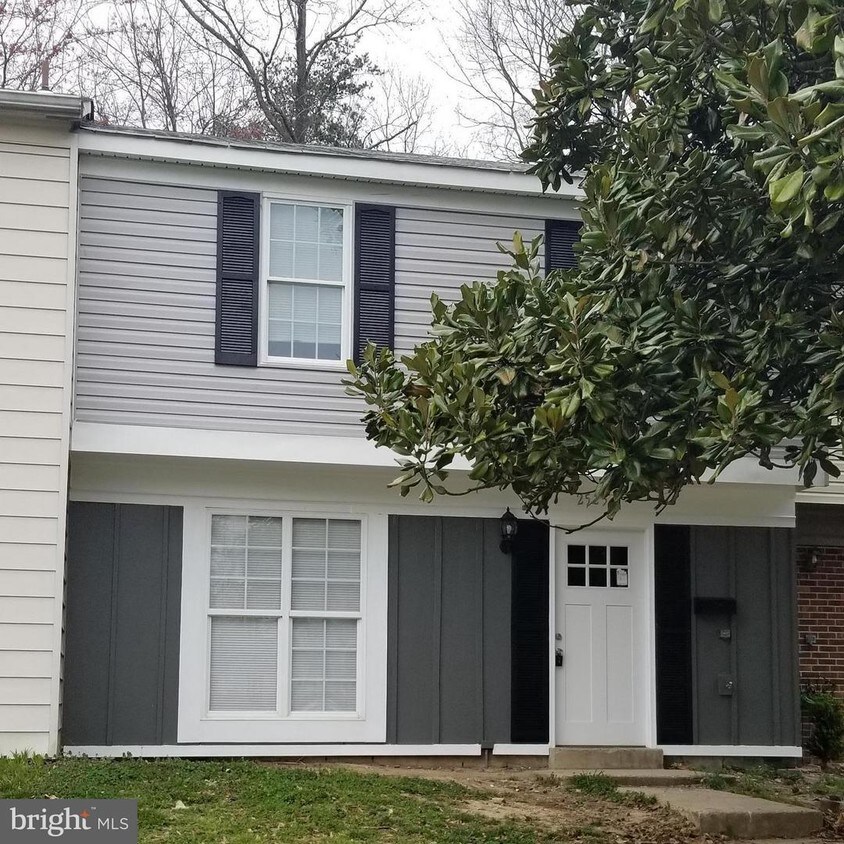 Foto principal - 2525 Robinson Pl