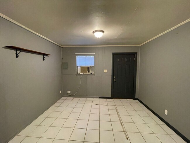 Foto del edificio - 2 Bedroom in West Pensacola