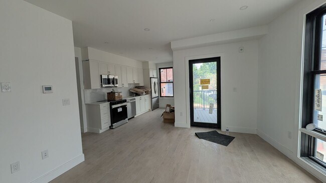 Building Photo - 86 Colborne Rd