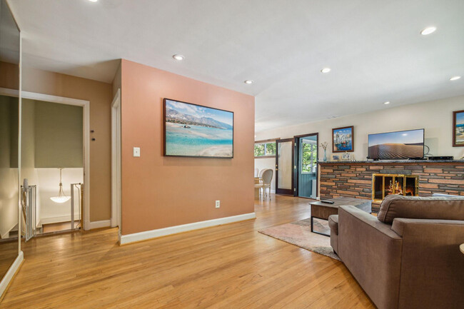 Building Photo - 2917 Terrace Dr