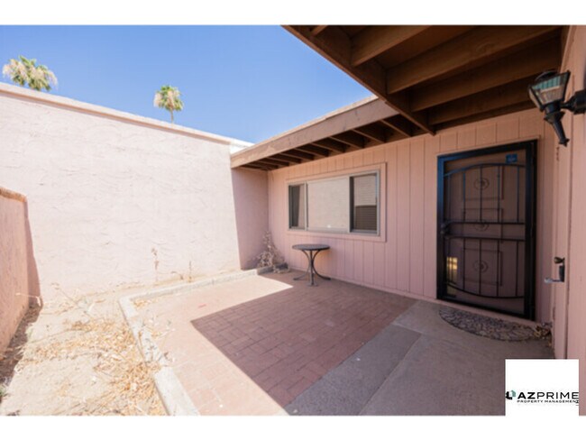 Foto del edificio - Exceptional 2/1 Glendale Townhouse!