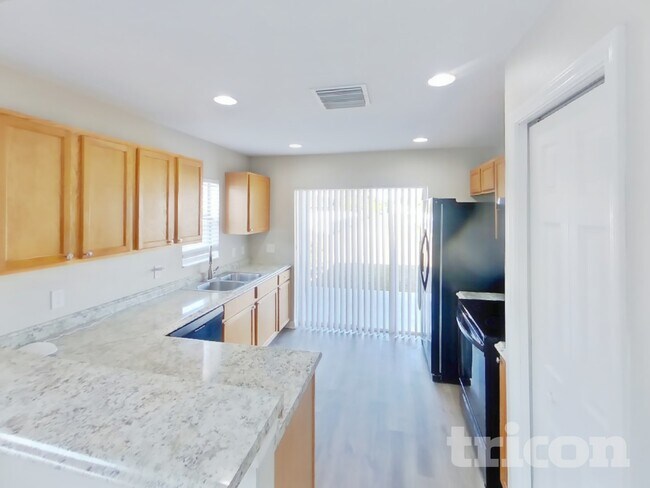 Foto del edificio - 8502 Deer Chase Dr