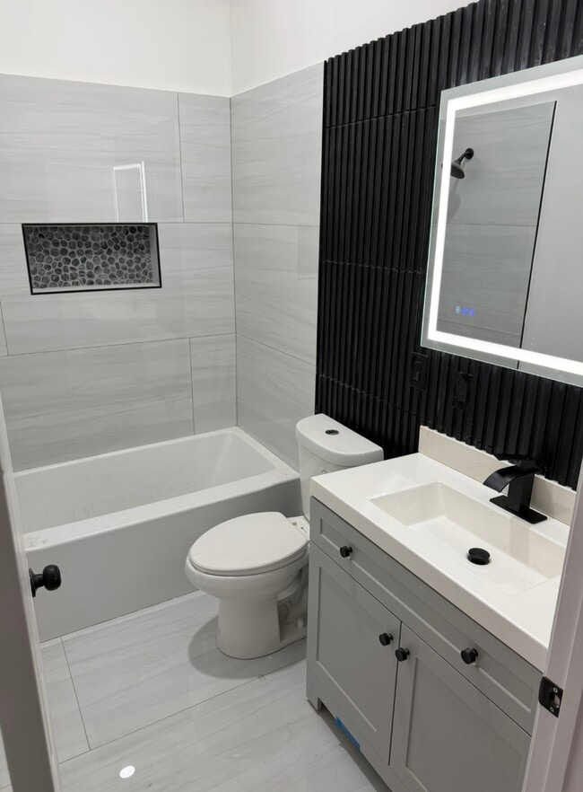 Foto del edificio - 2710 Pulaski Hwy