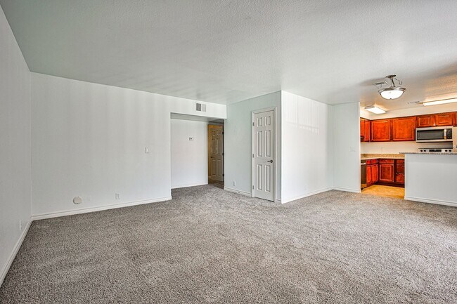 Foto del edificio - 2 bedrooms / 2 bathrooms $1,280.00