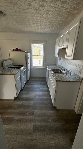 Foto del edificio - 178 Brentwood Ave