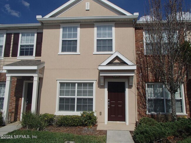 Building Photo - 8125 SUMMERGATE Court