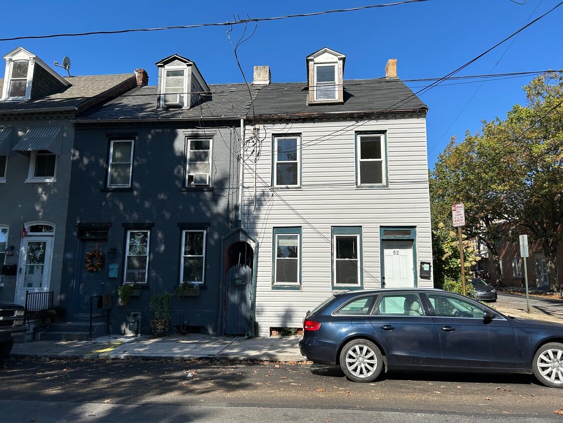 Primary Photo - 52 Locust St