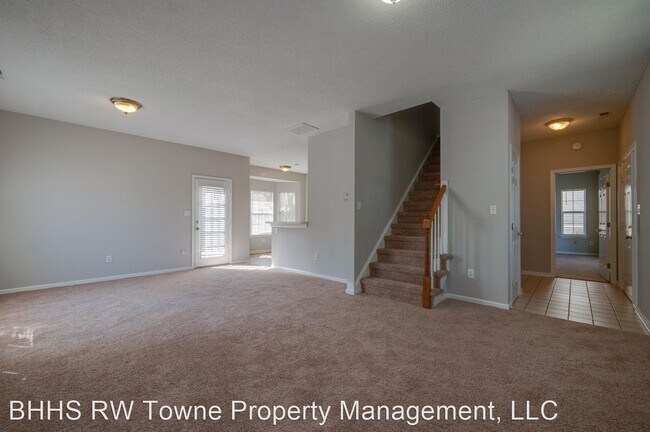 Building Photo - 3 br, 2.5 bath House - 850 Worcester Way