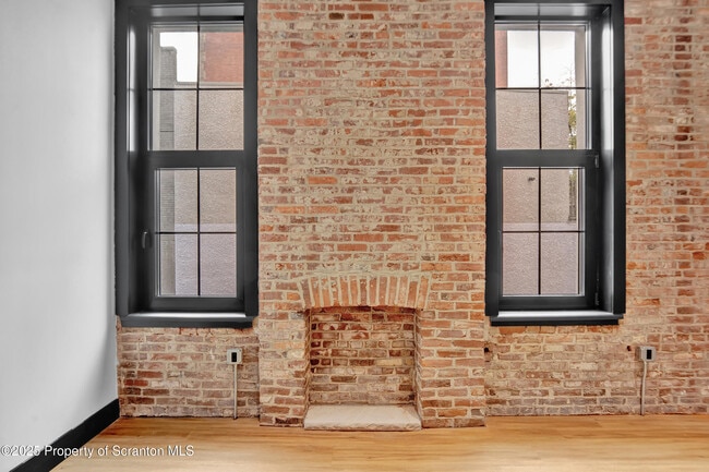 Building Photo - 117 Penn Ave