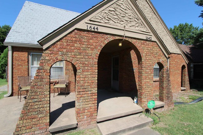 Building Photo - 1644 S Columbia Pl