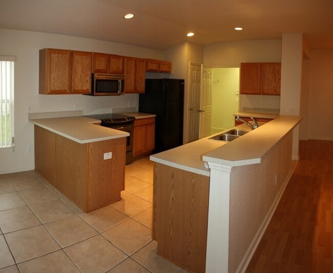 Building Photo - 4240 SW 53rd Terrace
