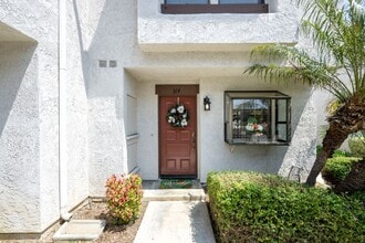 Building Photo - 319 Molokai Dr